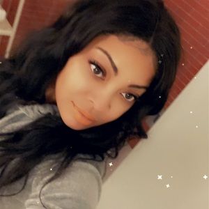 Meet your Posher, Aisha